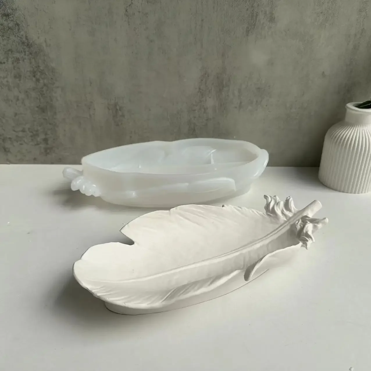 Feather Plate Saucer Silicone Mold Ornament Decoration Storage Saucer Tray Plaster Mould Drip Moulds Molds for Concrete