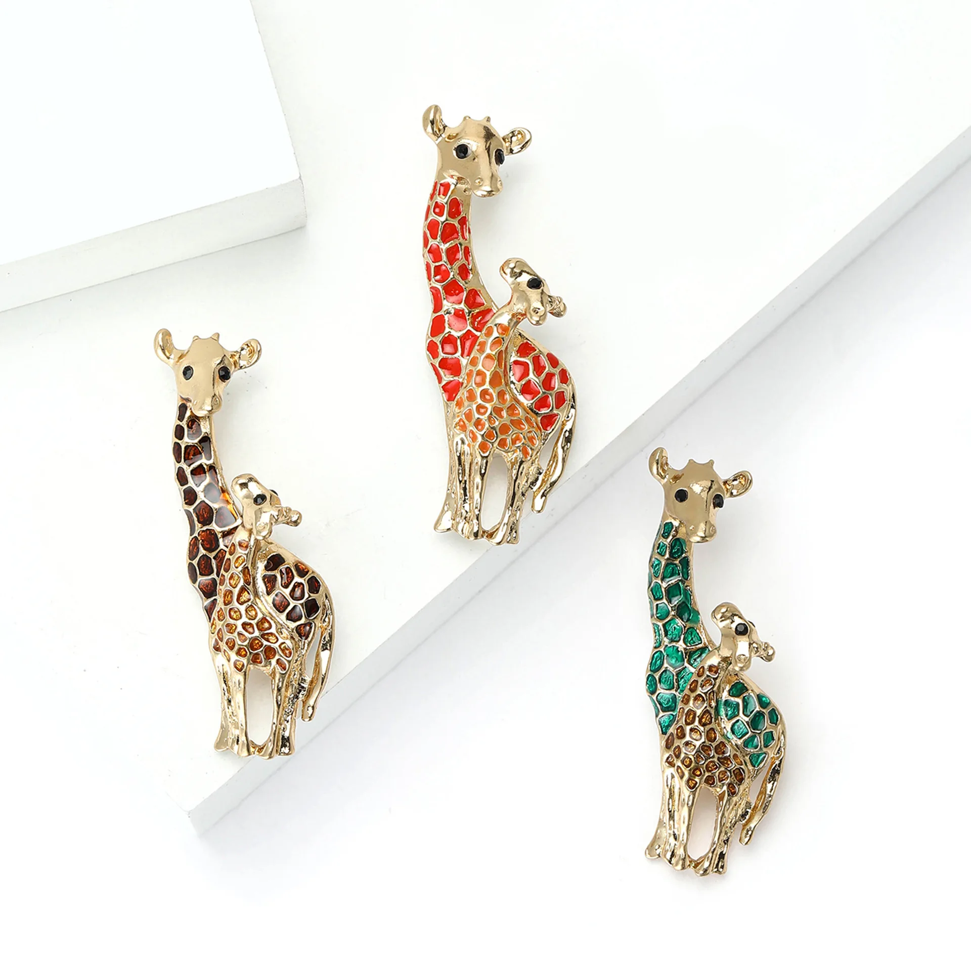 1pcs Giraffe Mother and Her Child Pin Animal Brooch Fashion Jewelry Accessory Badge Mother's Birthday Present Drop Ship