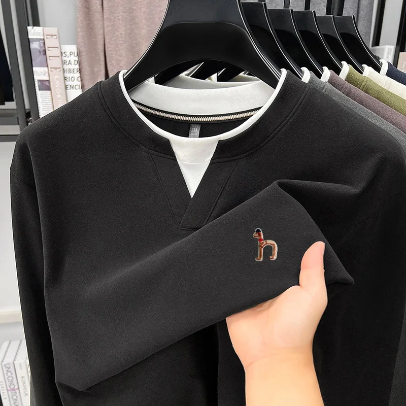 Hochwertiges Herren-Langarm-T-Shirt mit Rundhalsausschnitt, Zweiteiler-Optik, Farbblockierung, Besticktes T-Shirt, Modischer Trend in Herrenbekleidung – Detail 22