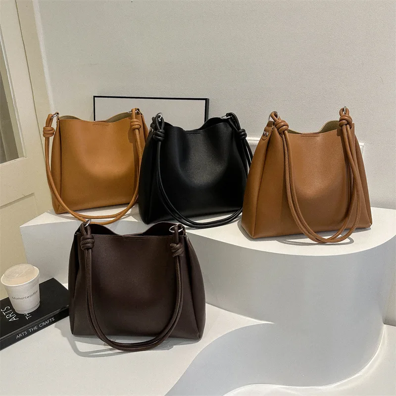 Koreanische Version der Pendler-Tasche mit großer Kapazität für Damen, Leder-Umhängetasche für Frauen, einfarbige Tragetaschen – Detail 5