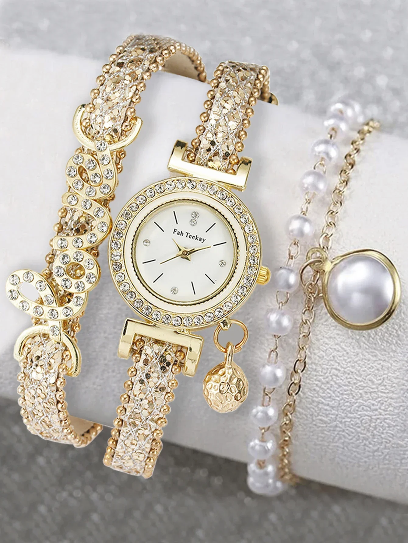 นาฬิกาสร้อยข้อมือชุด Rhinestone ผู้หญิงแฟชั่นนาฬิกาข้อมือควอตซ์นาฬิกา Love สําหรับสาวสุภาพสตรีนาฬิกา Relogio