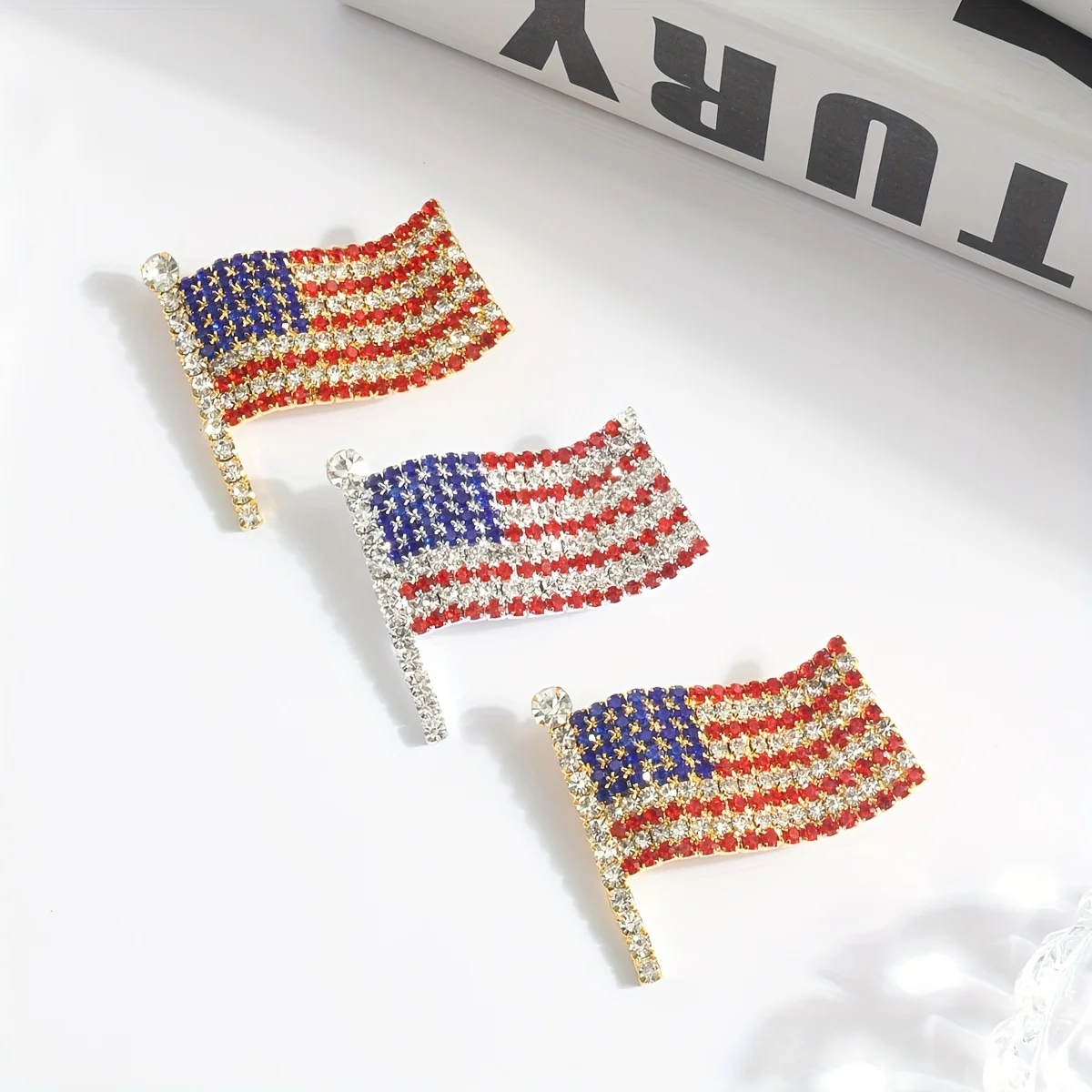1 piece of rhinestone alloy American flag brooch, holiday commemorative pin gift, suitable for clothing, shoes, bag decoration and as a gift