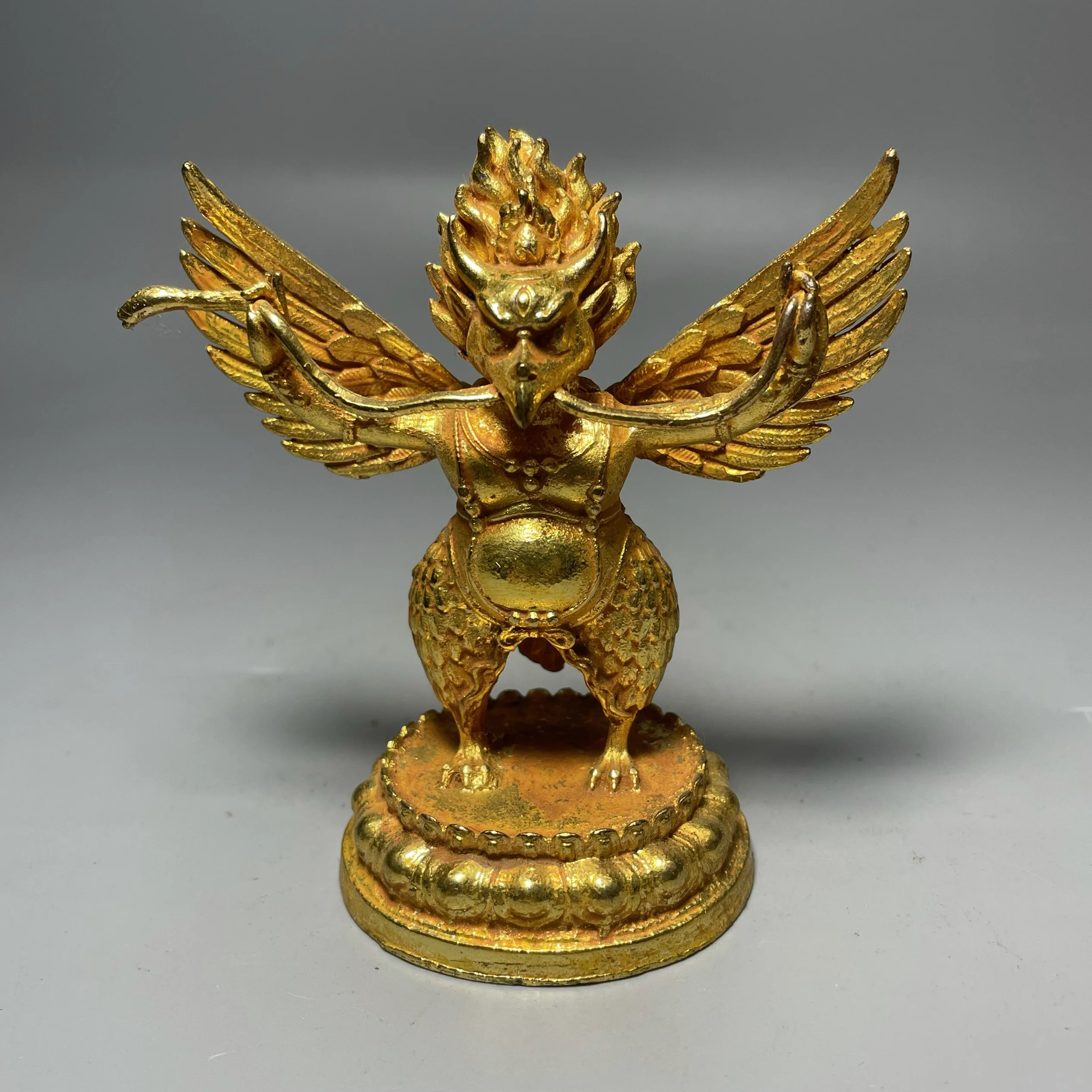 

Antique Gilt Dapeng Golden-winged Bird Buddha Statue Nepalese Tantra Golden Dapeng Bird Protector Buddha Statue Home Decoration