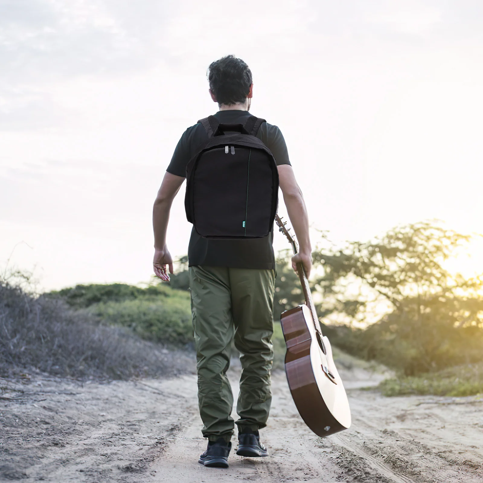 

Dslr Camera Bag Green Durable Water-Resistant Breathable Multifunctional Adjustable Dividers Detachable Compartments