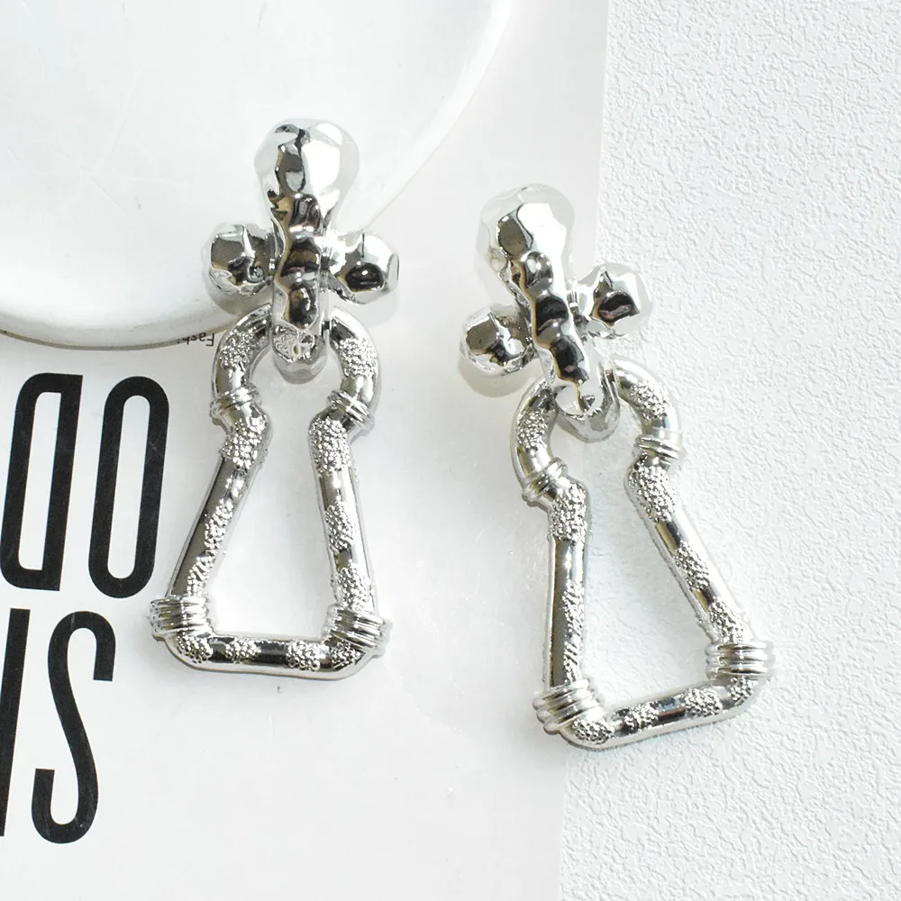 Vintage Übertriebene Schwermetall-Schlüsselloch-Ohrhänger für Damen Schmuck Neue Mode Damen-Ohrschmuck Accessoires – Detail 6