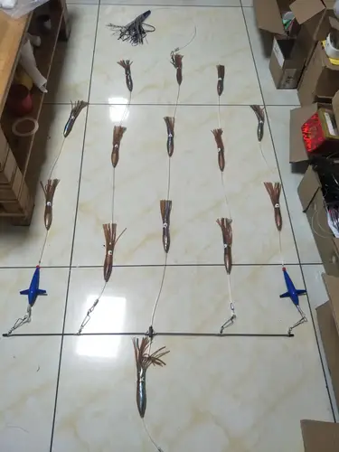 Barras esparcidoras de timón de salida Splashbar de aleación de níquel Tianium de 36"" con señuelos Premium de 9"" (versión de instalación)