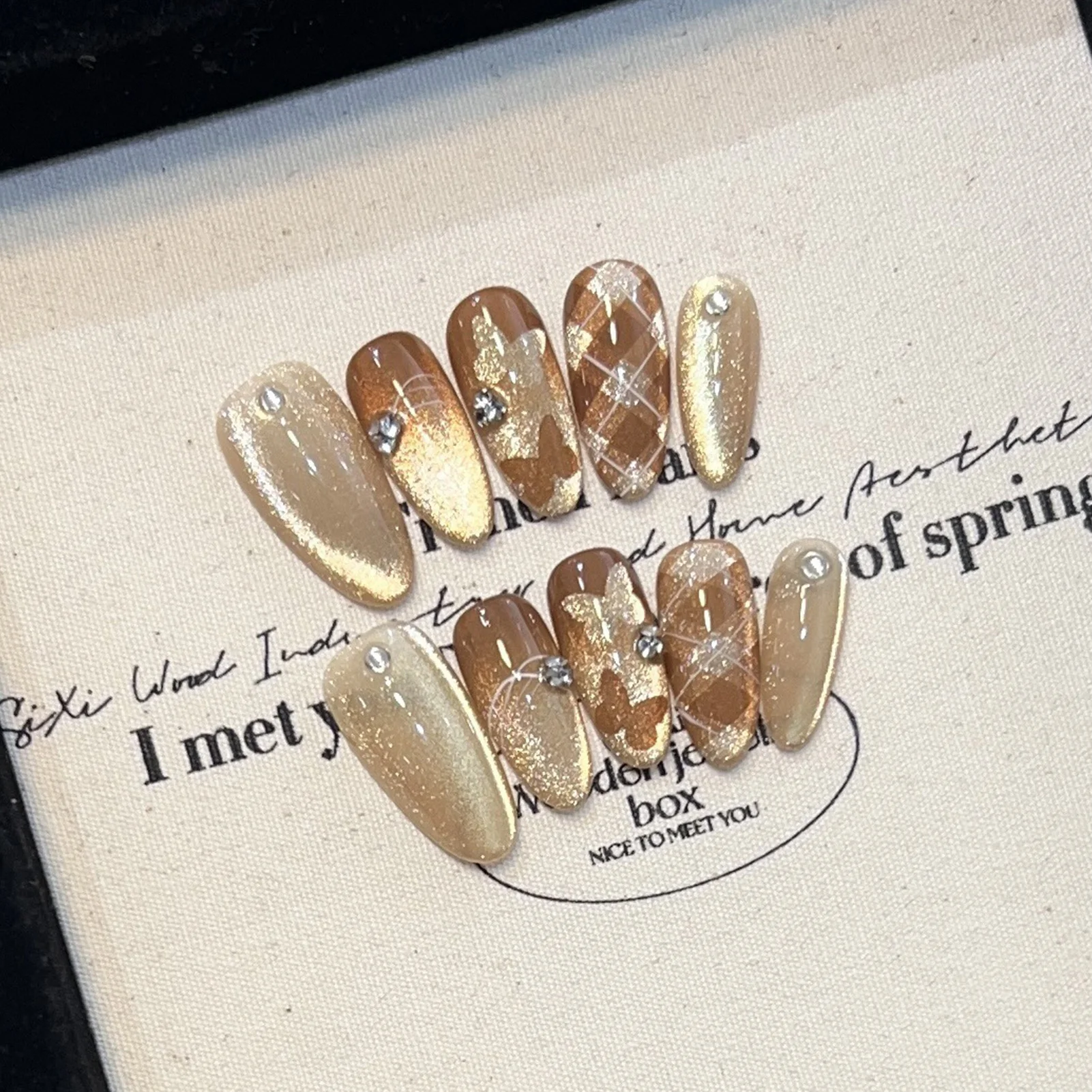 

10pcs Cat Eyes Press on Nails with Flash Rhinestone Almond Fake Nails Grids Butterfly DIY Autumn Handmade False Nails