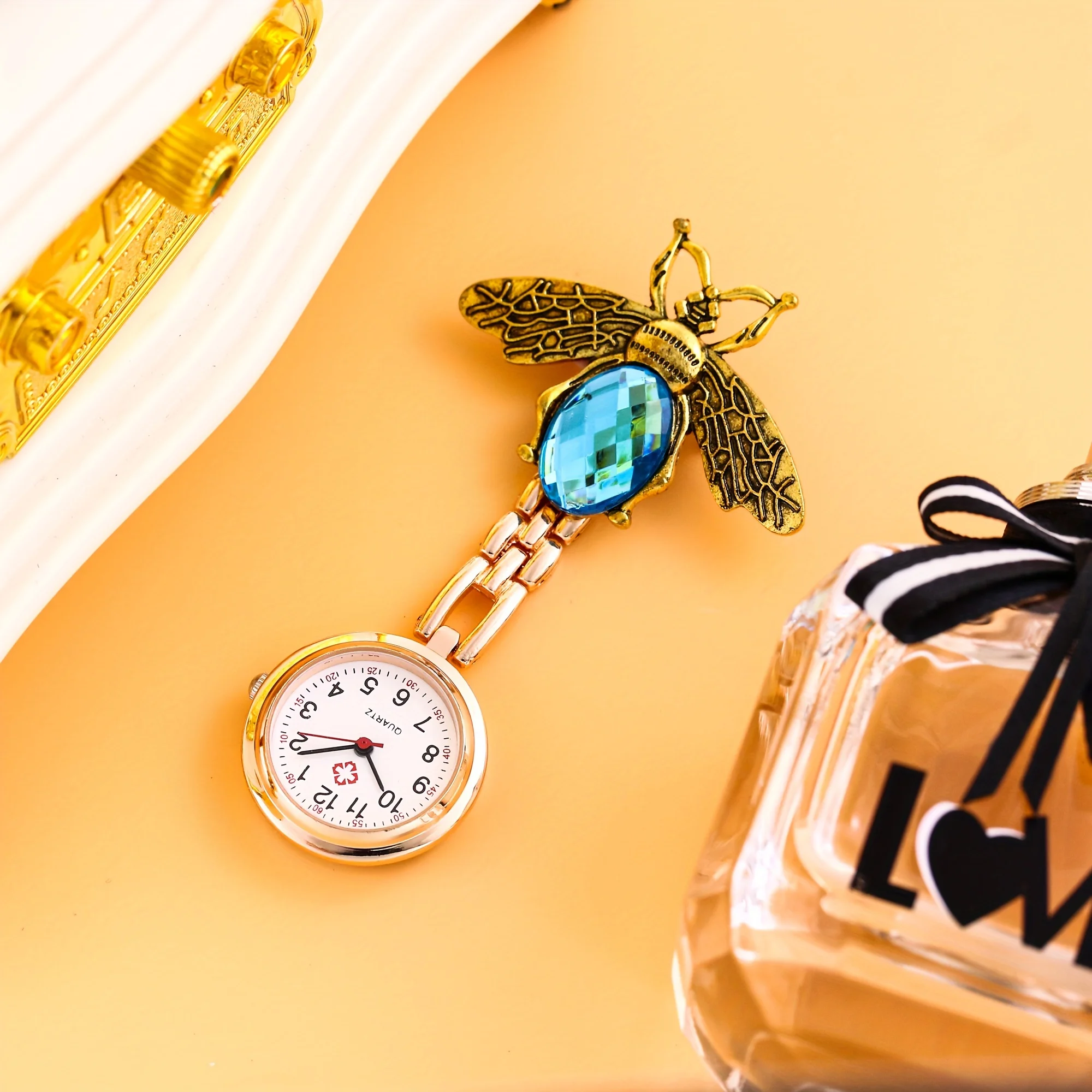 Cartoon Bee Hanging Watch Nurse Hanging Watch Butterfly Pocket Watch Portable Male and Female Student Chest Watch Pin Table