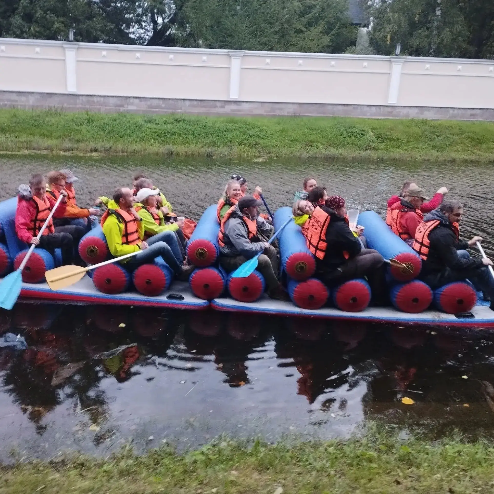 Factory direct outdoor winter fun inflatable sled sled paddle board with adult children sofa