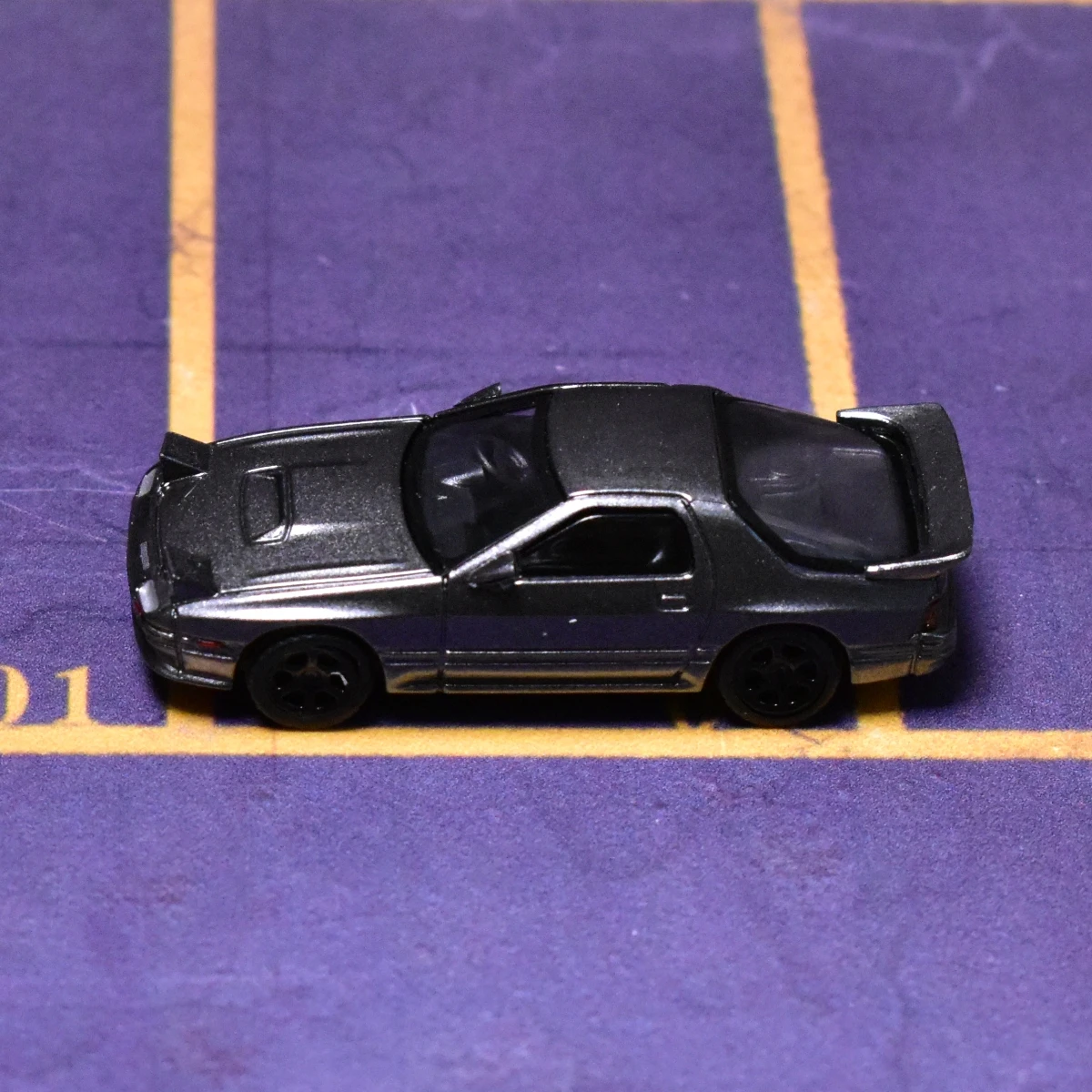 

LF 1:87 Giftable Mazda FC3s RX7 Souvenir Plastic Model Car