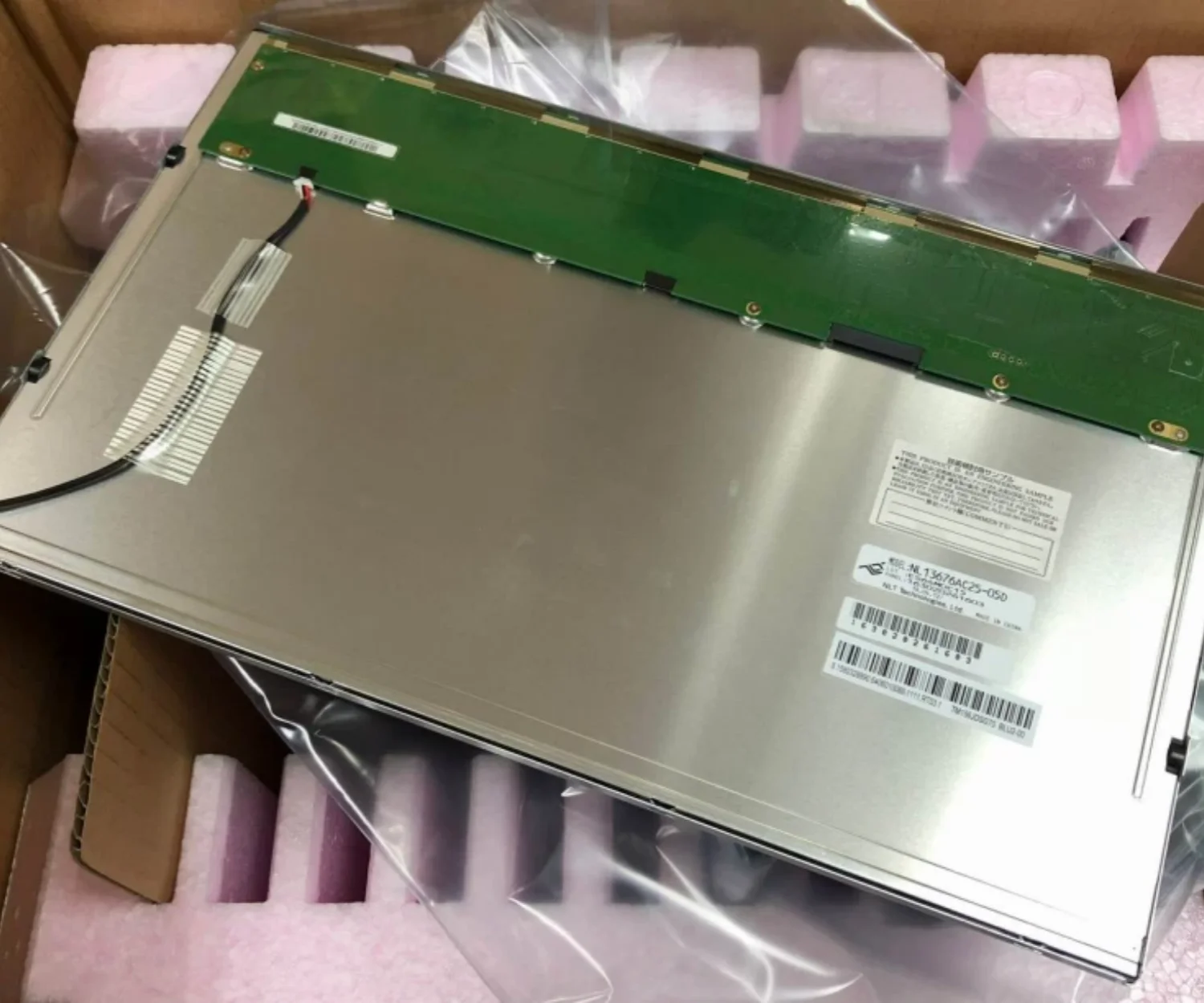 

Новый 15,6-дюймовый ЖК-дисплей NL13676AC25-05D
