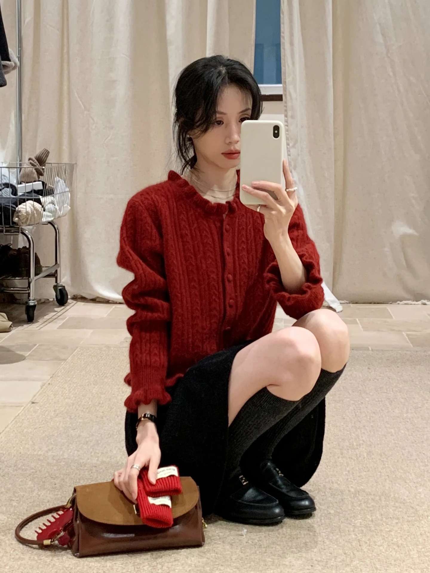 

Красный корейский вязаный шерстяной кардиган для женщин, повседневный свитер с круглым вырезом и кружевным дизайном, осенне-зимняя мода для подростков