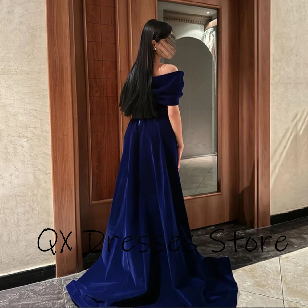 Vestidos de noche formales con hombros descubiertos de terciopelo con lentejuelas azules personalizados, tren Watteau, vestidos de desfile hasta el suelo con cuentas, elegantes