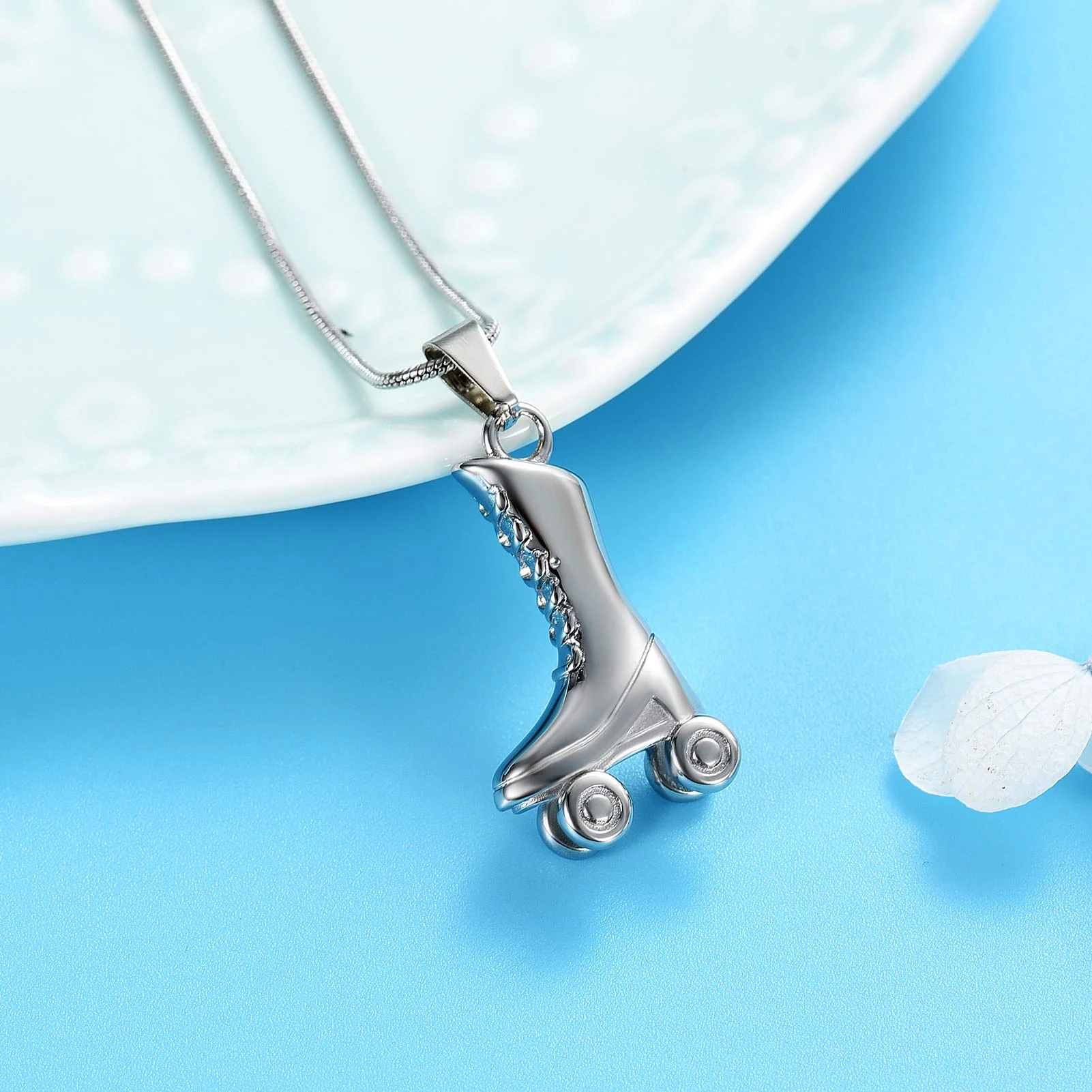 Cremation Necklace Memorial Jewelry For Women Men Stainless Steel Roller Skate Urn Pendant For Ashes Of Loved Ones Keepsake 2022