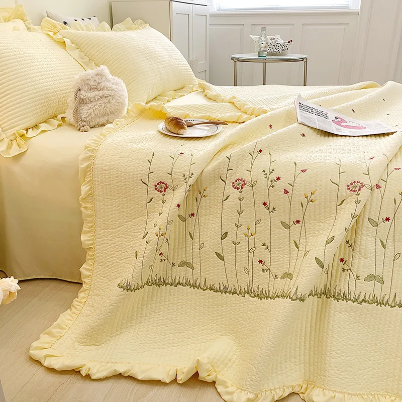 

Cream Style Cotton Bedding Set with Korean Ruffle Design ad Breathable Summer Quilt Chiffon Ruffled Edges Double Duvet Keep Cool