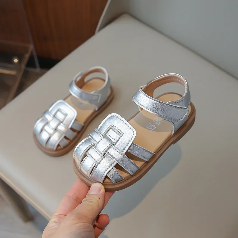 Children's Sandals Summer Braided Style Girls Causal Flat Sandals Fashion Kids Woven Soft Beach Sandals Solid Color Anti-kick