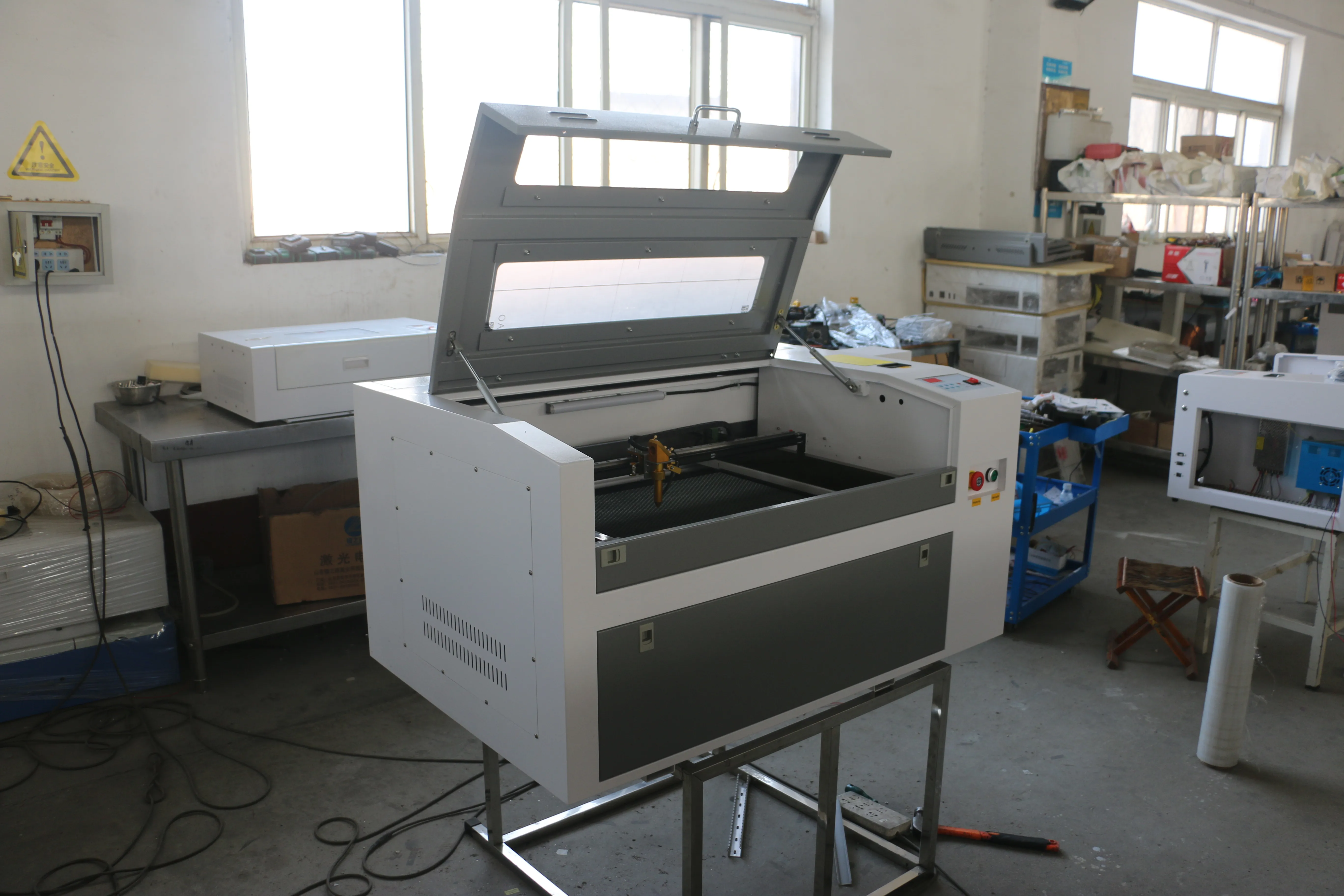 Fro 80W Acrylic Cutter Laser Cutting Machine With Honeycomb Bed Air Pump Red Dot Pointer Electric Up And Down Chuck Rotatory