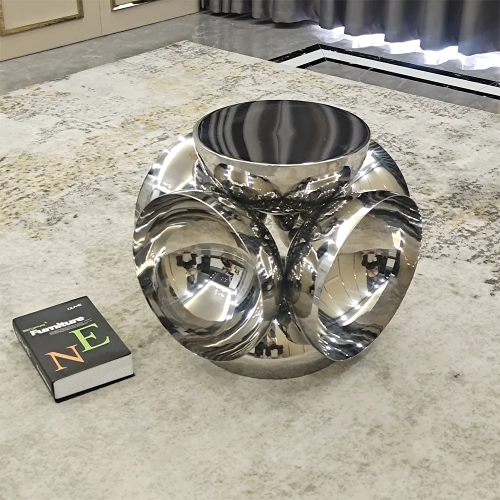 Creative and minimalist small edge table for clothing display, circular corner table for light luxury mirror corner table