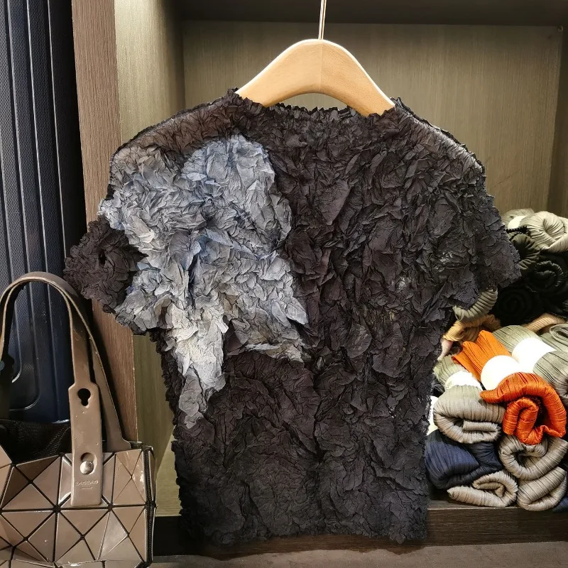 

Miyake 2025Летний новый простой плиссированный пуловер с принтом, тонкая футболка с короткими рукавами, нижняя рубашка, плотная эластичная тонкая секция