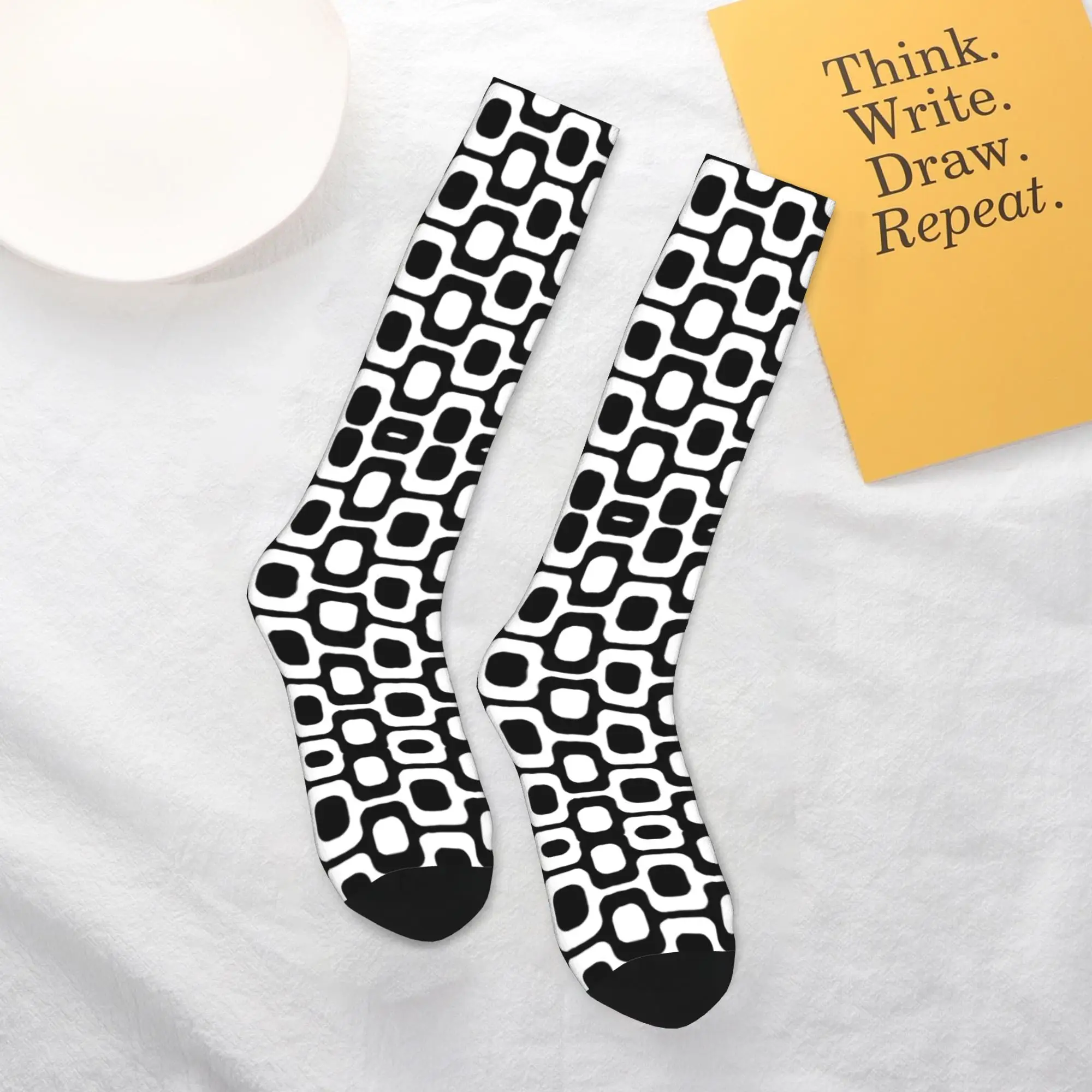 

All Seasons Crew Stockings Ipanema Black and white Socks Harajuku Casual Hip Hop Long Socks Accessories for Men Women Gifts