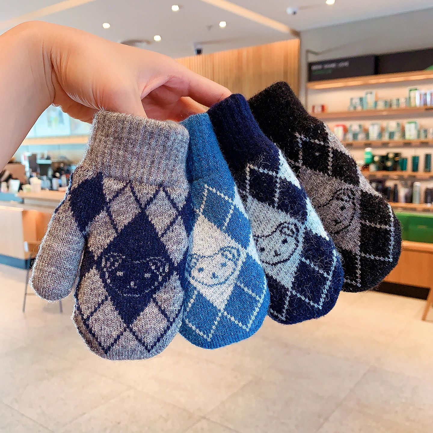 Kinder-Winter-Strickhandschuhe, Fleece-Warm, Argyle-Karo, Einfacher Bären-Jacquard, Dehnbarer Rippenbündsch, Kältebeständig, Vintage-Stil Handschuhe 2026 – Detail 4