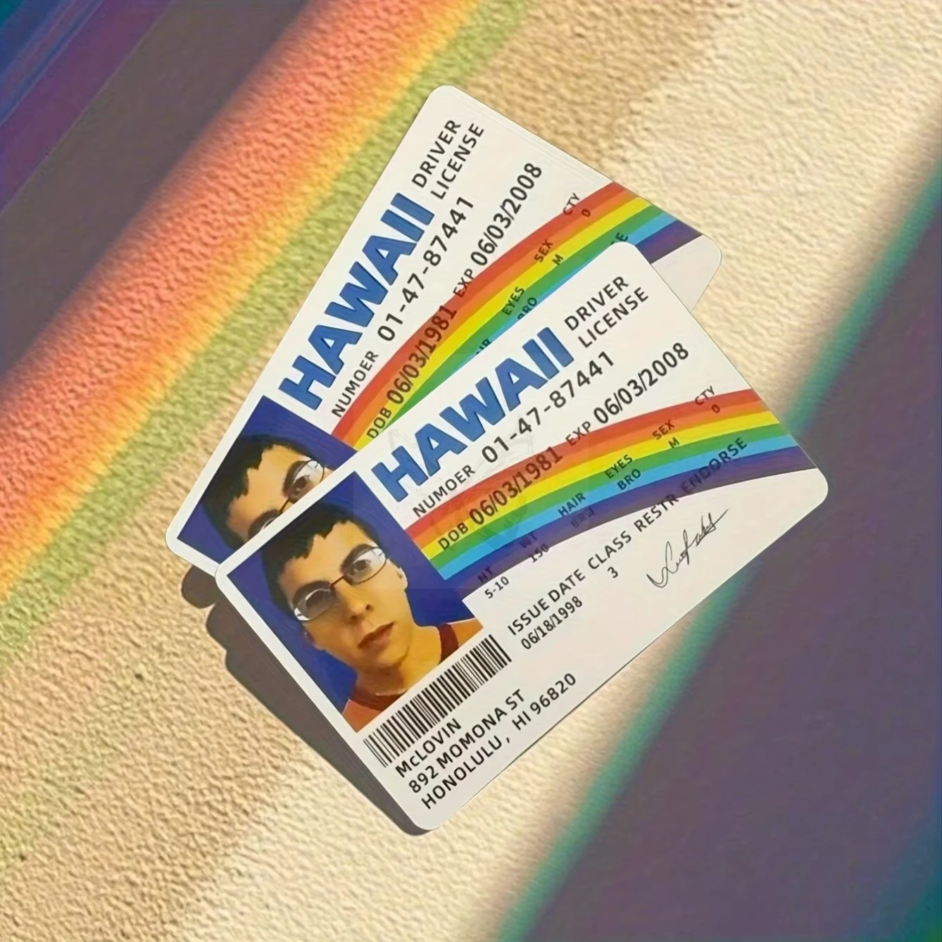 1 Stück originelle PVC-Führerscheinkarten für Hawaii, Partyartikel für Streiche, Geschenke für die Feiertage, langlebige Party-Requisiten. – Detail 5
