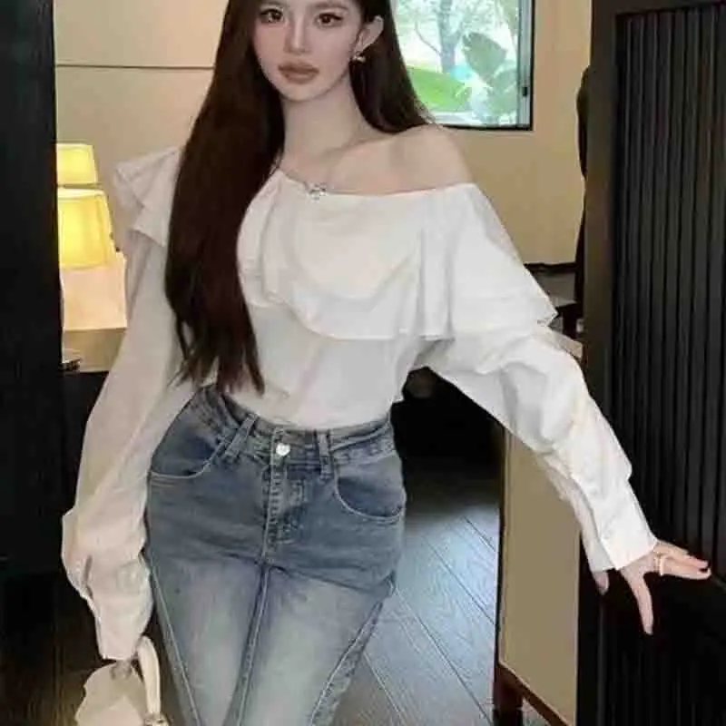 New Fashion Ruffles Off Shoulder Women Blouse Sexy White Long Sleeve Women\'s Shirts Office Lady Clothes Loose Women Tops 8395