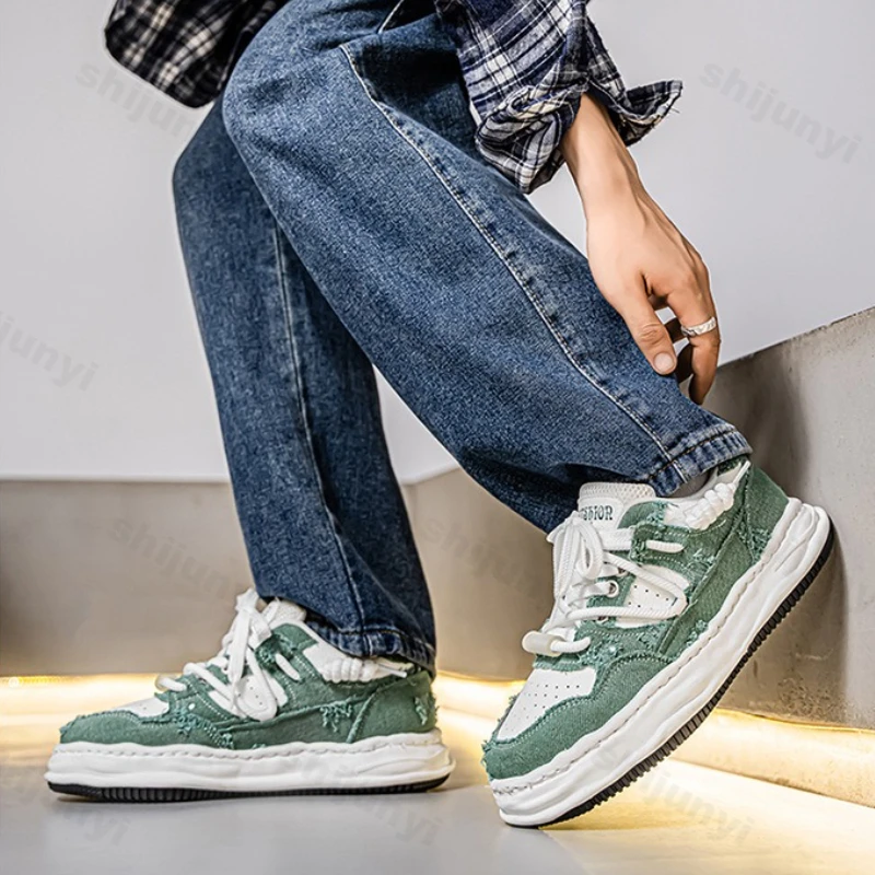 Zapatos informales para hombre al aire libre, novedad de otoño, zapatillas de plataforma antideslizantes Vintage, zapatos de tablero cómodos con cordones a la moda para aumentar la altura