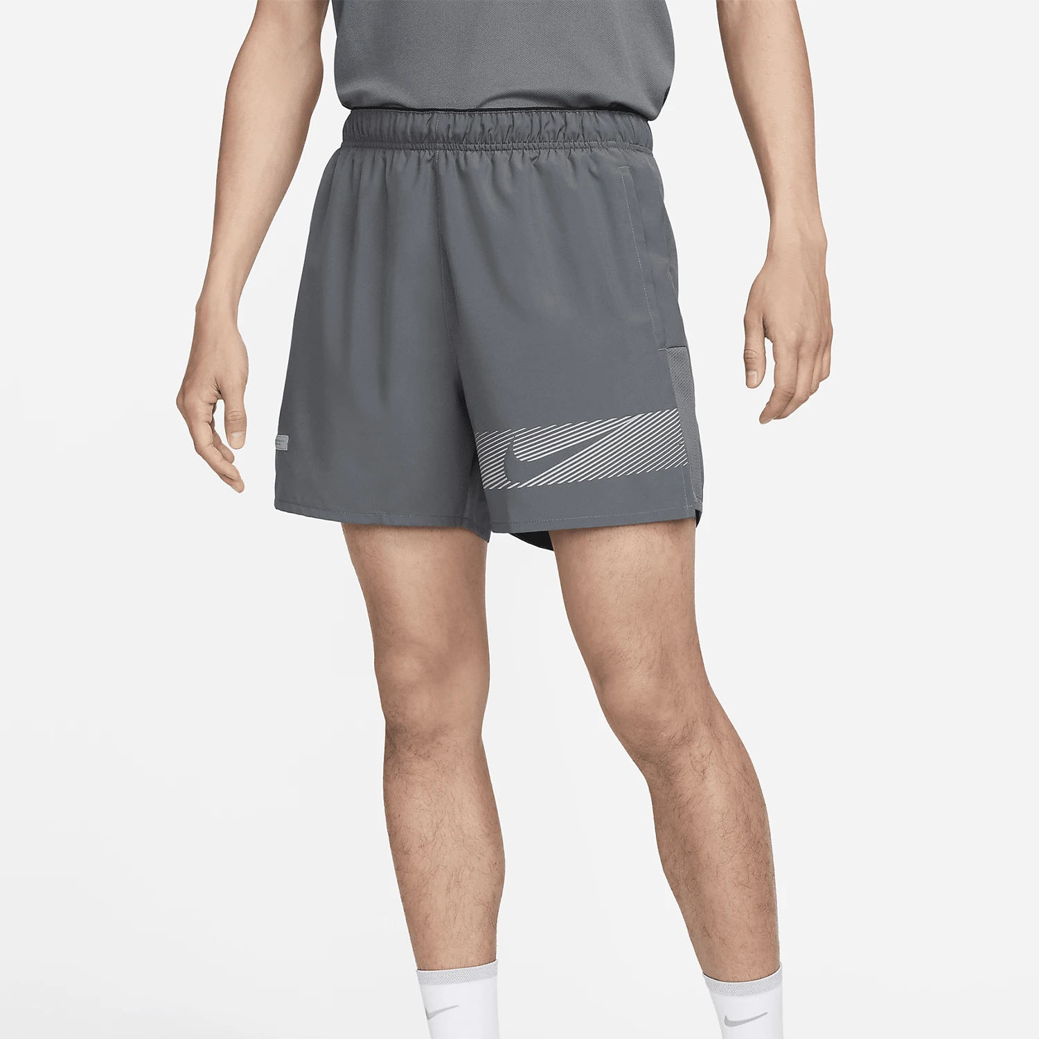 

Оригинальные мужские шорты для бега Nike Dri-FIT на быстросохнущей подкладке FN3049-068