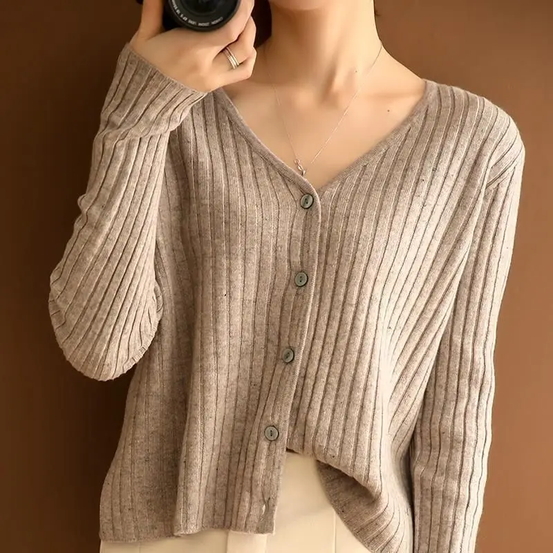 Women\'s Solid Color Knitted Cardigan Button Screw Thread Sweater Spring and Autumn Casual V-neck Long Sleeve Striped Korean Coat