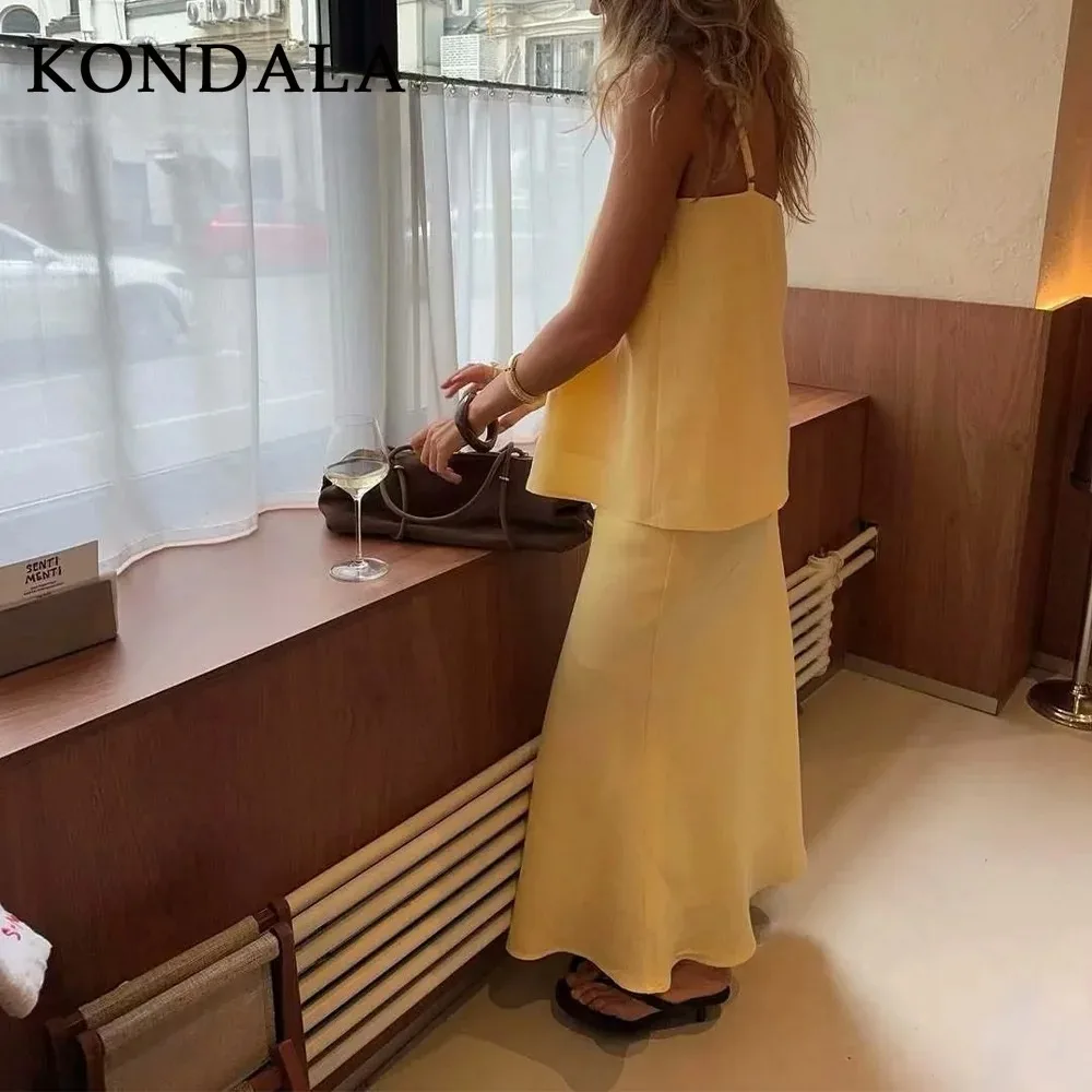 ชุดสตรีแฟชั่นสตรีทแวร์สีเหลืองเนย KONDALA 2025 คอลเลคชั่นฤดูใบไม้ผลิ/ฤดูร้อน ดีไซน์จับจีบ คอเฉียง แขนกุด เสื้อทรงตรง กระโปรงทรงตรง