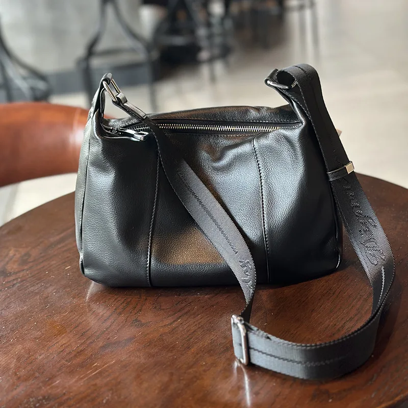 

2023 Autumn and Winter First-layer Cowhide Shoulder Messenger Casual Fashion Leather Women's Bag Lightweight Retro