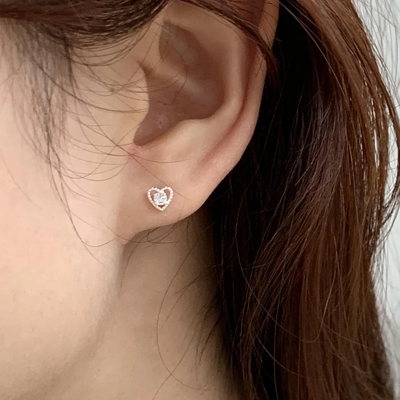 Geometric Hollow Heart Zircon Light Luxury Sweet Stud Earring for Women Party Fashion Jewelry Minimalist Accessories Wholesale