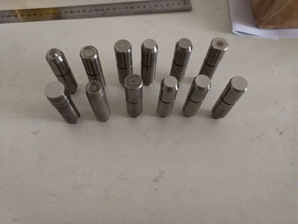 وصول جديد USUN نموذج: آلة التثبيت الدوارة الهوائية منخفضة التكلفةUYH-136 للمقص مع أدوات الرأس المسطحة