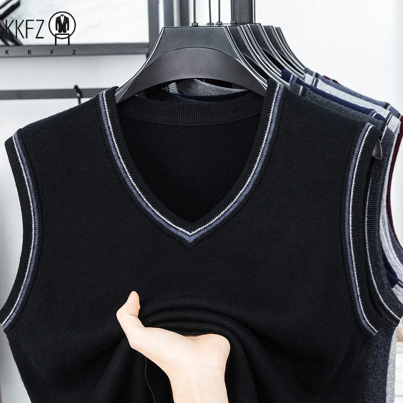 

Men's Casual Sweater Vest 2025 Warm Comfortable Autumn Winter Fashion Outerwear Knitwear for Men