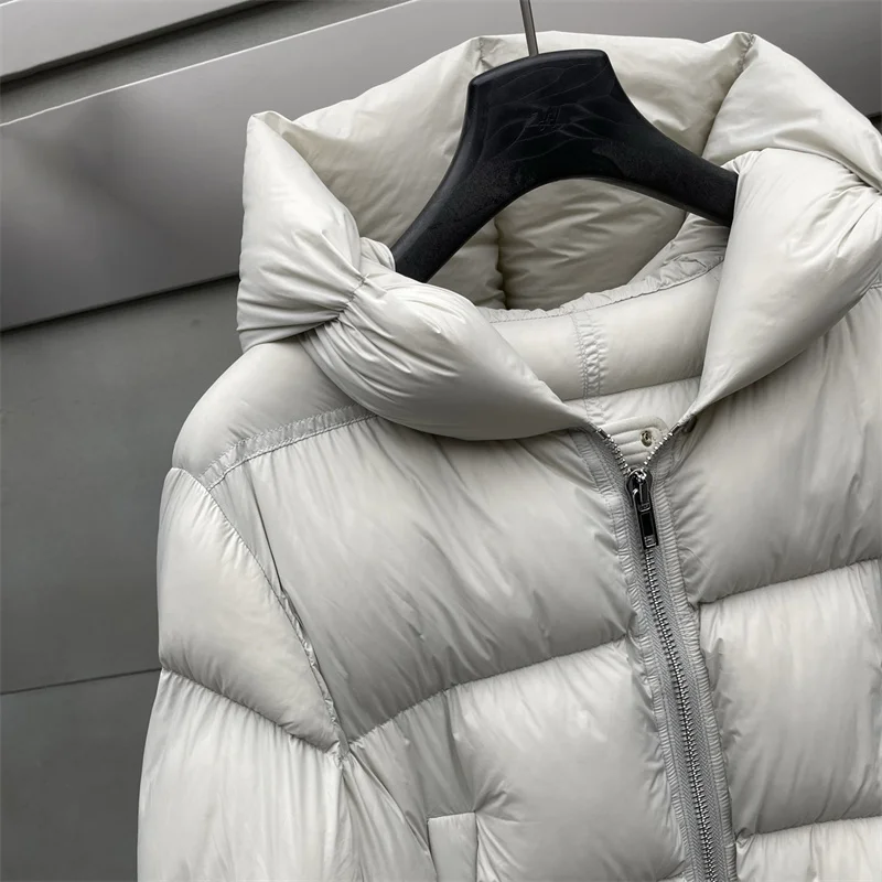 Giacca invernale da donna 2025 Nuova cerniera slim fit piumino con cappuccio 90 piumino d'anatra bianca imbottito caldo e spesso piumino da donna