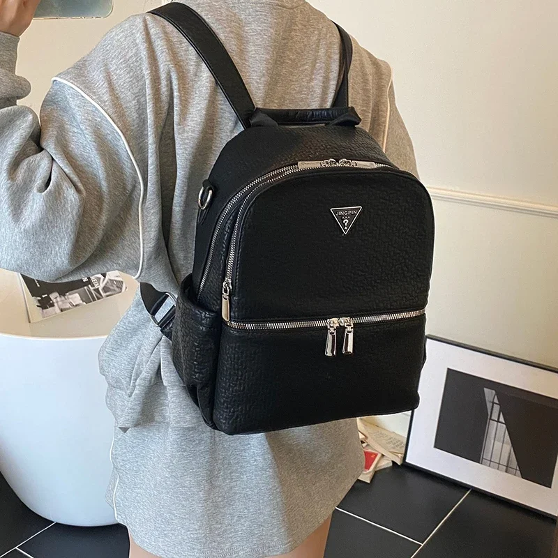 

2025 Elegant Leather Tote Bag for Women, Spacious and Versatile Crossbody Option, Luxury Brand Fashionable Design Backpack