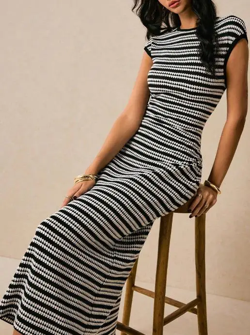 فستان نسائي خريفي مخطط محبوك للتخسيس فستان طويل بدون أكمام بخطوة واحدة طراز عصري 2025