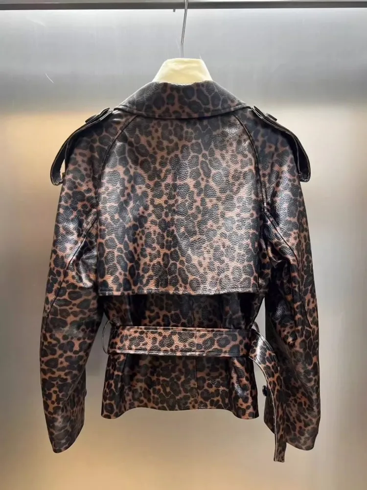 Cravatta in vita autunnale di lusso Stampa leopardata Vera pelle di pecora Giacca corta da donna Spallina Cintura Cappotto da motociclista Cappotti da festa per donna da ufficio