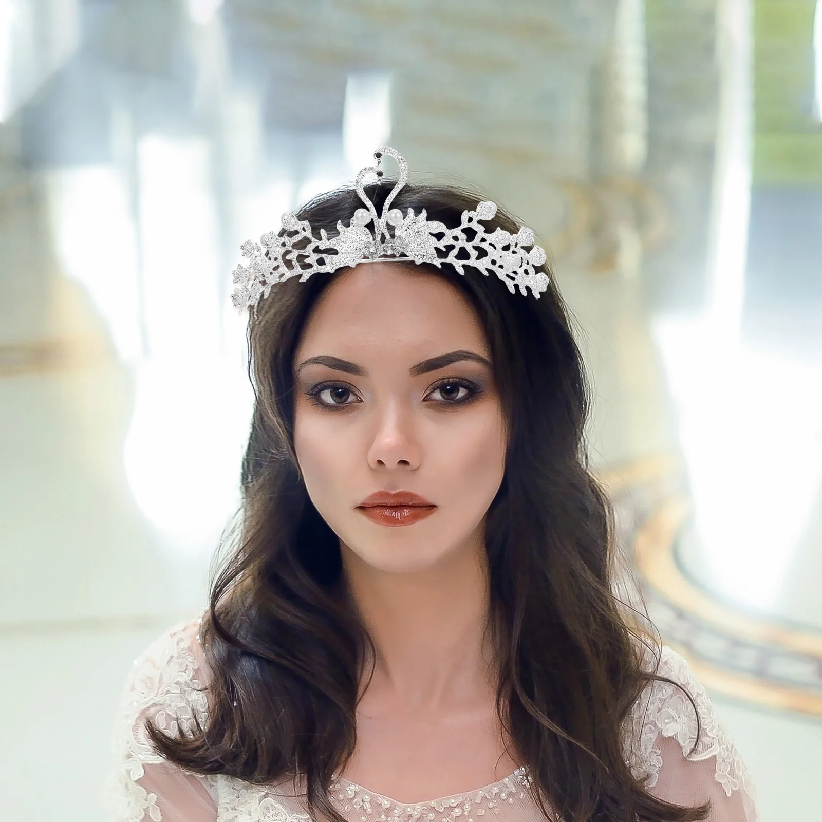 

Elegant Bridal Tiara Crown Wedding Party Accessories Pearl Rhinestone Swan Headpiece Jewelry Decorations Lightweight Durable