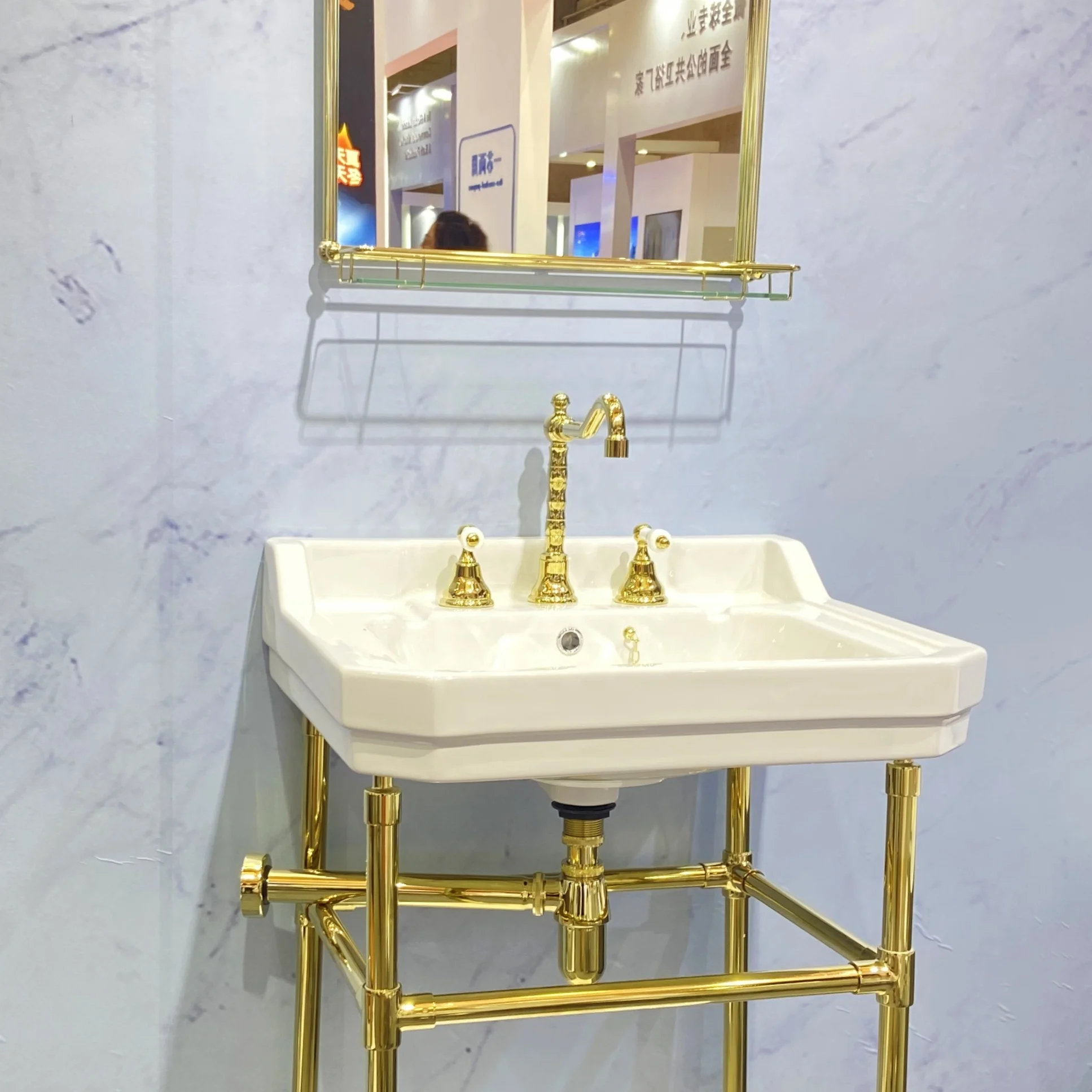 

Hot Sale Hpb59-1 Chrome Plate Brass Washstand British Style European Style Retro Classical