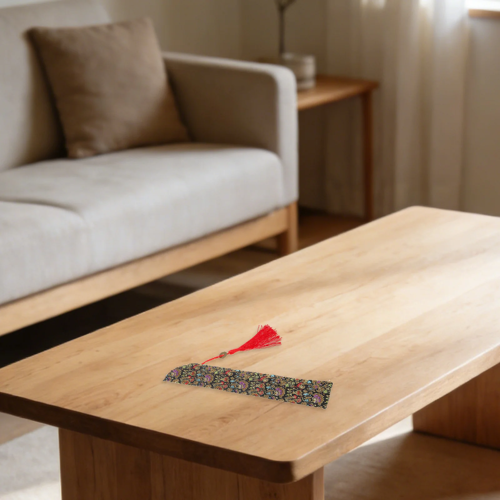 

Silk Folding Fan Bag with Tassel - Embroidered Chinese Hand Fan Cover for Dust Protection - Vintage Style Travel Pouch for Dance