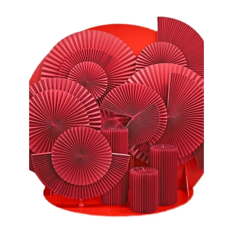 

Scene Mei Chen clock in the event decorative props red layout, clothing shop window