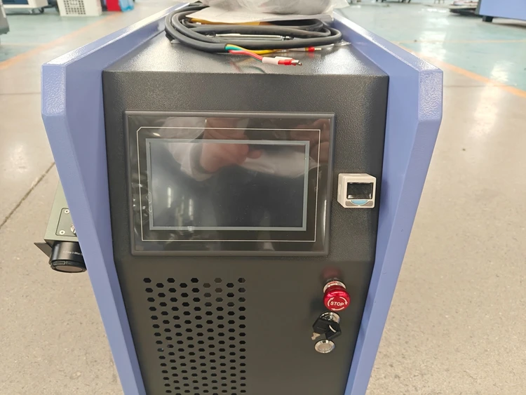 Pulse Laser Cleaning Machine Paint Rust Removal 300W 500W Portable Laser Cleaning Machine For Wood