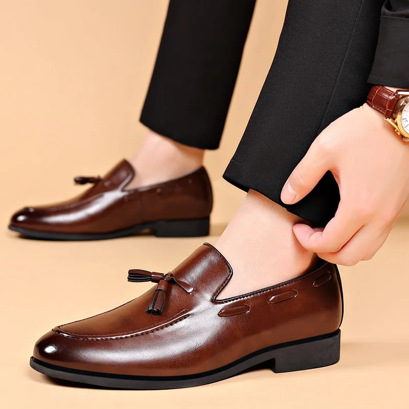 Men\'s fashion new leather shoes Dress Style Men Brand New Business sneakers Casual Slip on Leather flat Men Wedding Party Shoe