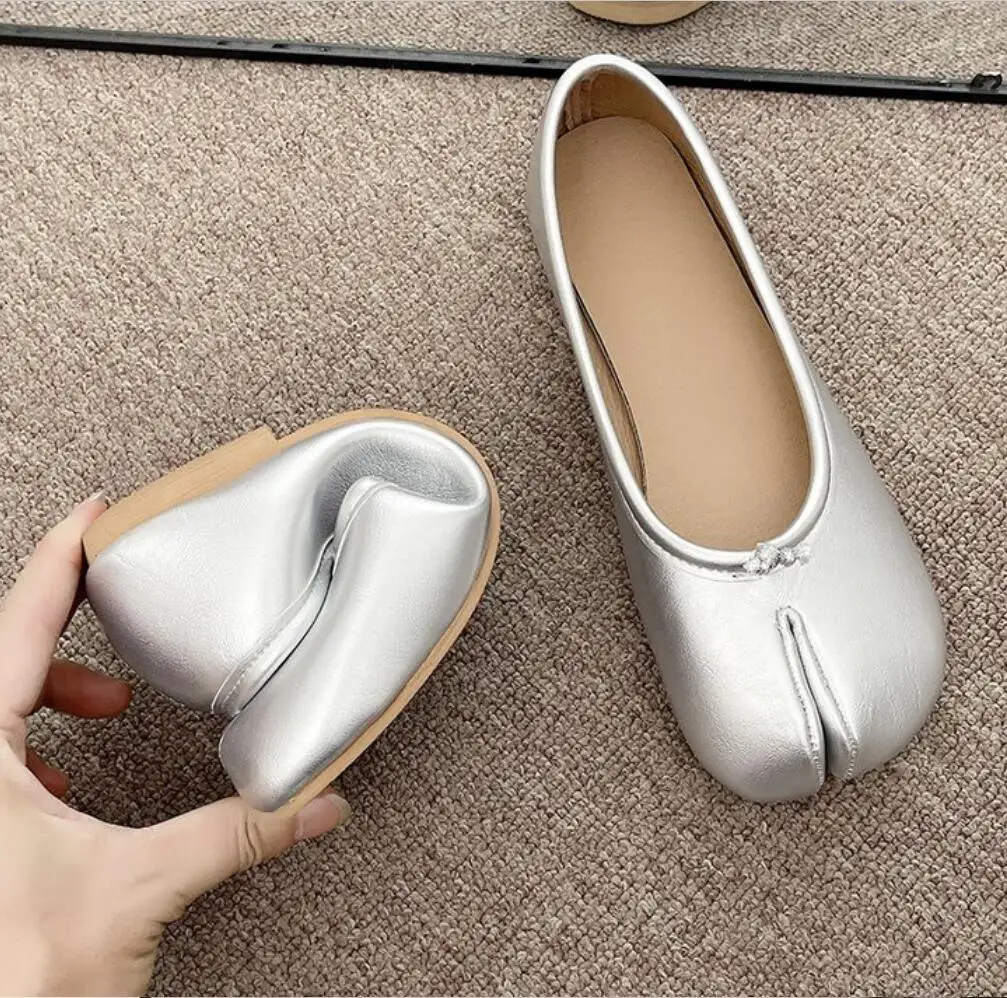 Japanese Style Tabi Ninja Shoes Women Cozy Leather Flats Split Hoof Toe Loafers Femme Mary Jeans Mocasines Ladies Ballerina Shoe