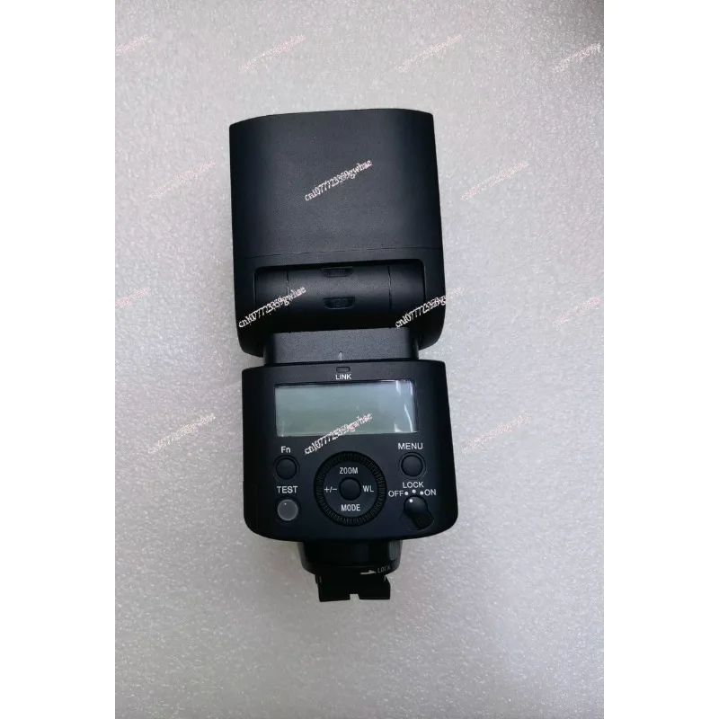 

The HVL-F45RM flash is suitable for mirrorless cameras