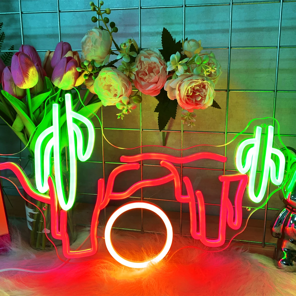 

Cactus mountain multi-colored neon can be customized for restaurants, bars, KTV parties custom party art of your own neon