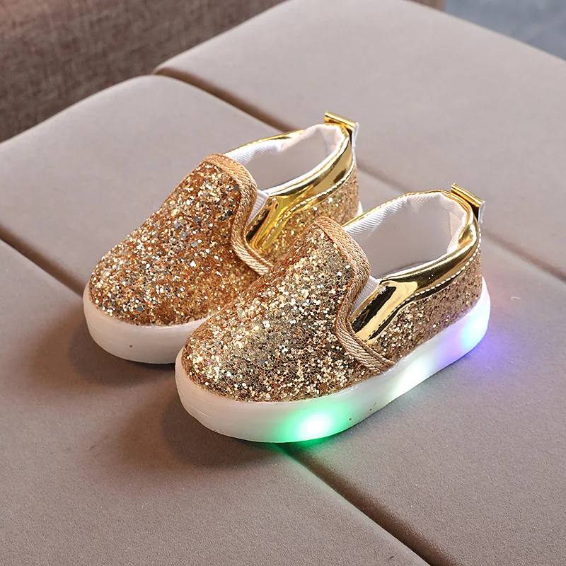 Children Glowing Casual Shoes Fashion LED Light Up Sneakers for Girls Boys Sequin Kids Shoes Soft Sole Anti Slip Board Shoes