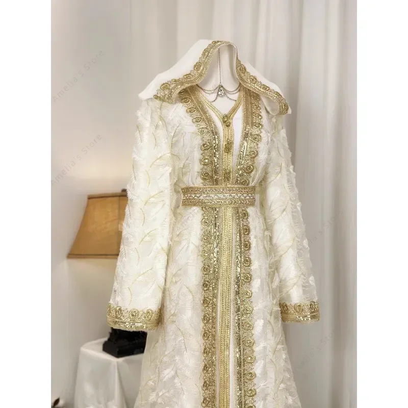 Feather Design Hooded Dubai Arabic Dress 2-Piece Set Embroidered Metallic Kaftan Middle Eastern Resort Wear Vacation Outfit